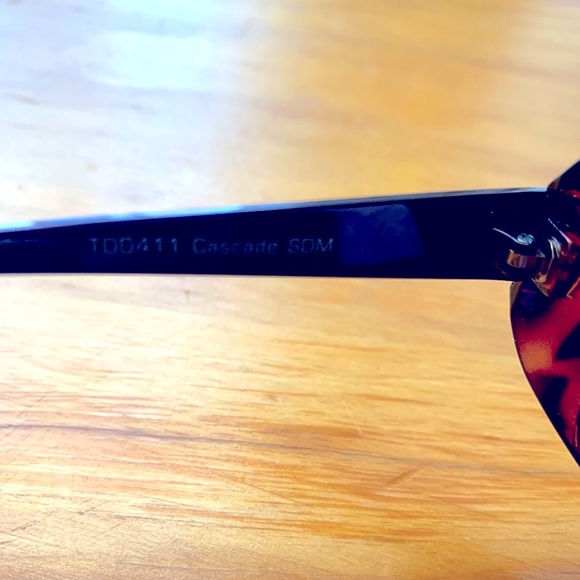 Tortoise Shell Style Sunglasses - Picture 3 of 3